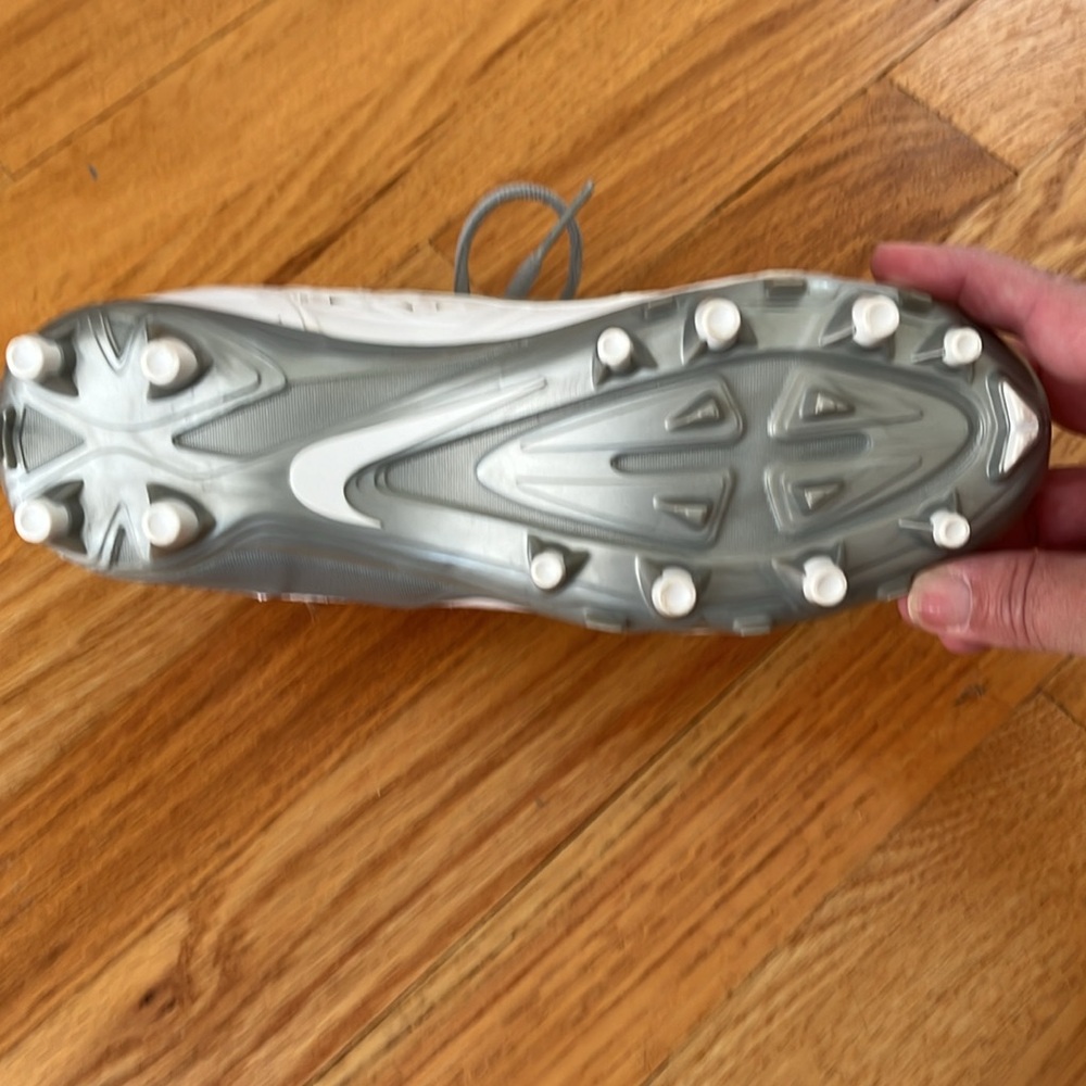 Nike women’s lacrosse cleats size 6.5 - Picture 4 of 8